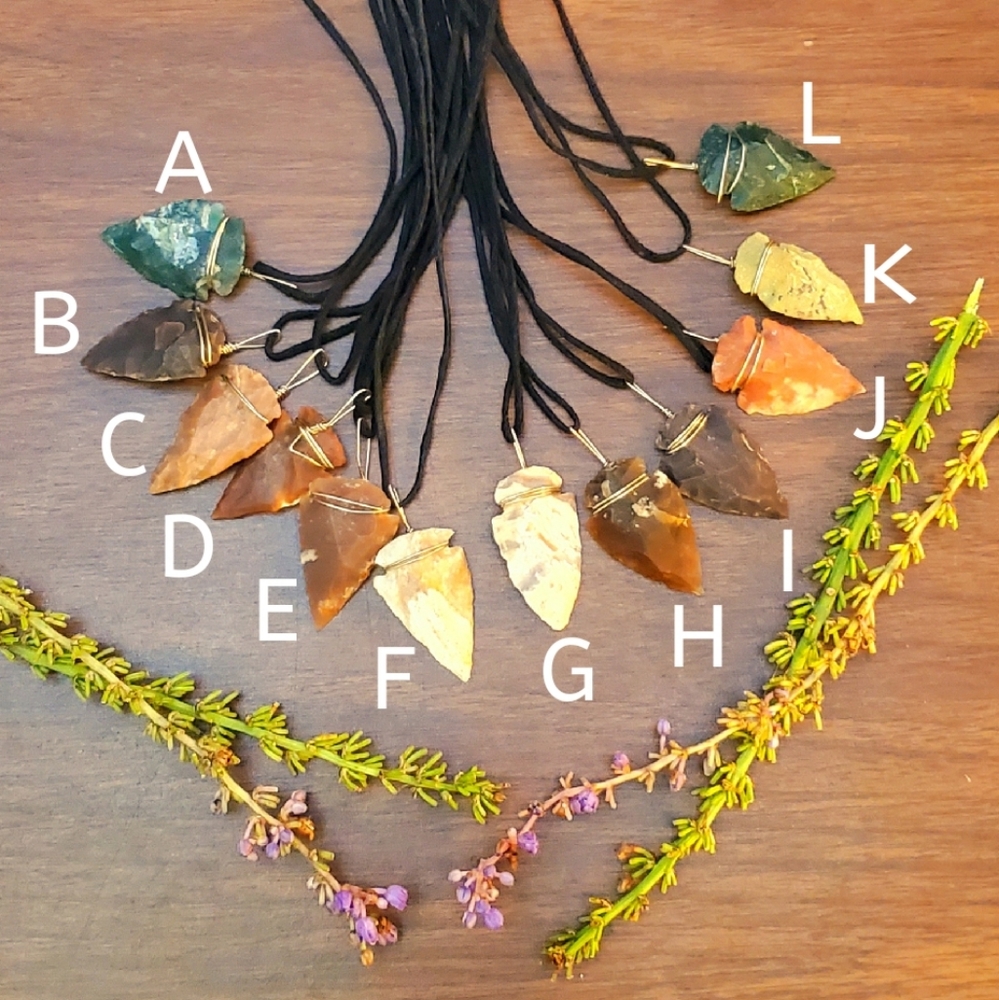 🌿 Natural Stone Arrowhead Necklace 🌿